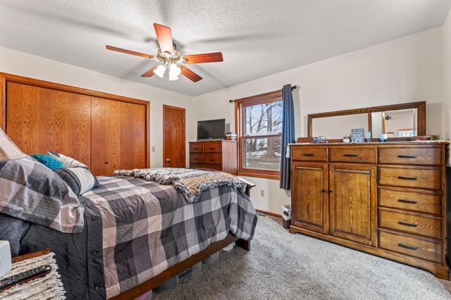 23371 650th Avenue, Alden, MN 56009