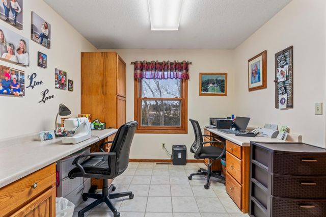 23371 650th Avenue, Alden, MN 56009