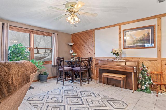 23371 650th Avenue, Alden, MN 56009