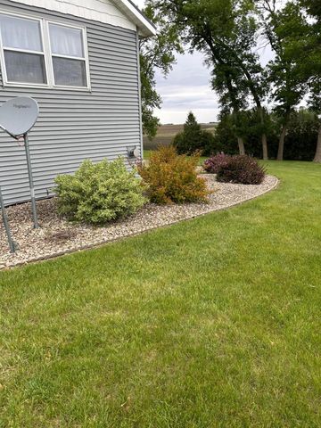 23371 650th Avenue, Alden, MN 56009