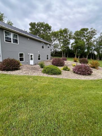 23371 650th Avenue, Alden, MN 56009