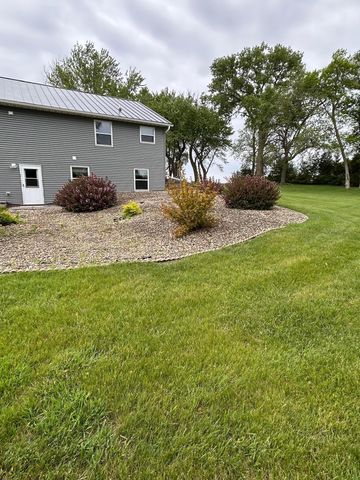 23371 650th Avenue, Alden, MN 56009