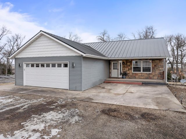 23371 650th Avenue, Alden, MN 56009