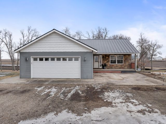 23371 650th Avenue, Alden, MN 56009