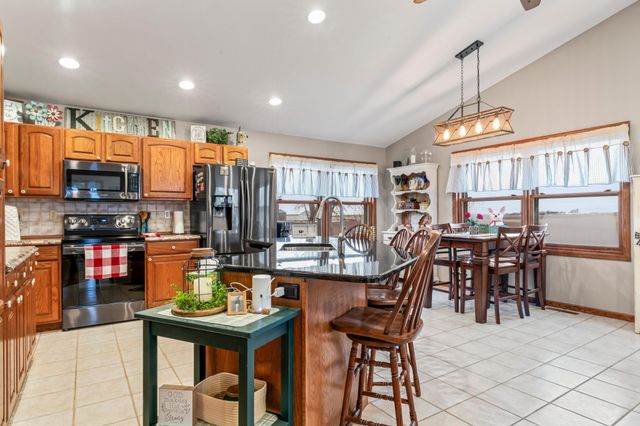 23371 650th Avenue, Alden, MN 56009