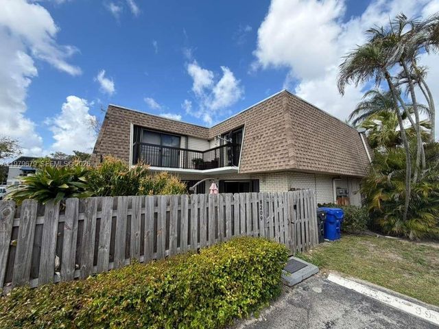 8209 SW 23rd Court 17C, North Lauderdale, FL 33068