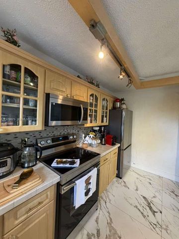 8209 SW 23rd Court 17C, North Lauderdale, FL 33068