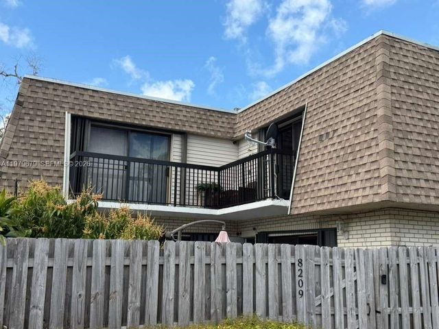 8209 SW 23rd Court 17C, North Lauderdale, FL 33068