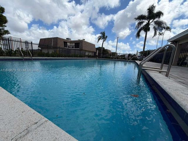 8209 SW 23rd Court 17C, North Lauderdale, FL 33068