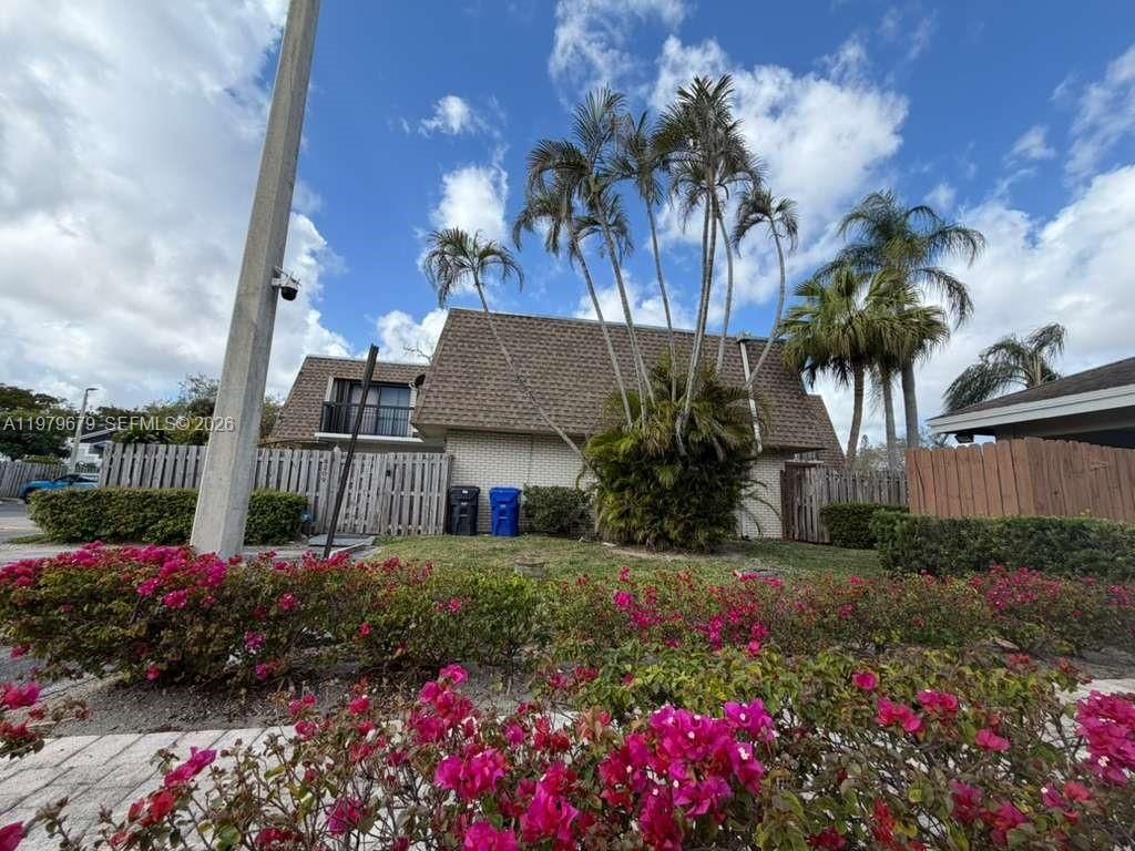 8209 SW 23rd Court 17C, North Lauderdale, FL 33068