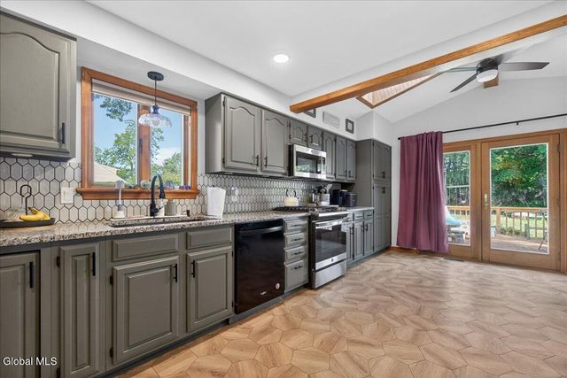 1932 Tower Avenue, Rotterdam, NY 12304
