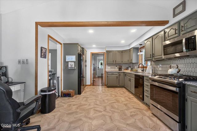 1932 Tower Avenue, Rotterdam, NY 12304