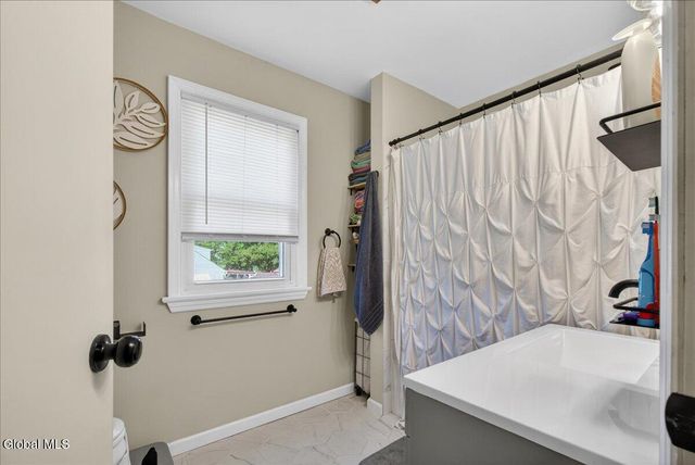 1932 Tower Avenue, Rotterdam, NY 12304