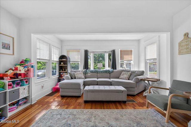 1932 Tower Avenue, Rotterdam, NY 12304