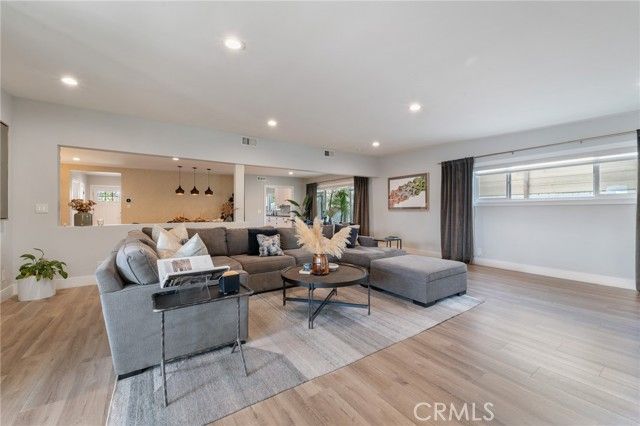 7316 Colbath, Van Nuys (los Angeles), CA 91405