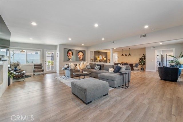 7316 Colbath, Van Nuys (los Angeles), CA 91405