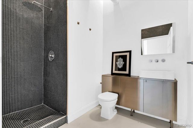 6533 E Jefferson Avenue 703, Detroit, MI 48207