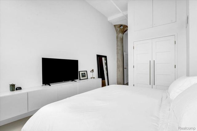 6533 E Jefferson Avenue 703, Detroit, MI 48207