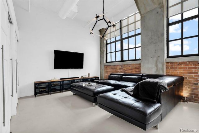 6533 E Jefferson Avenue 703, Detroit, MI 48207