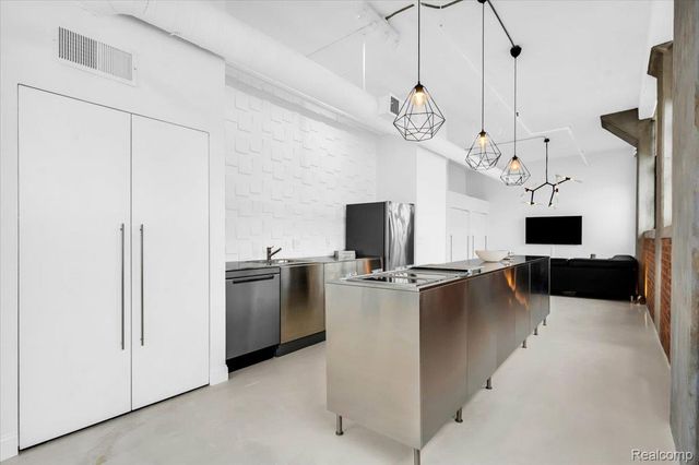 6533 E Jefferson Avenue 703, Detroit, MI 48207