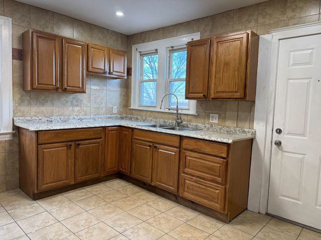 1503 State Street, New Haven, CT 06511