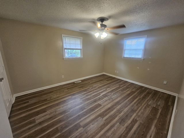 6731 Forrest Ln, Murfreesboro, TN 37129