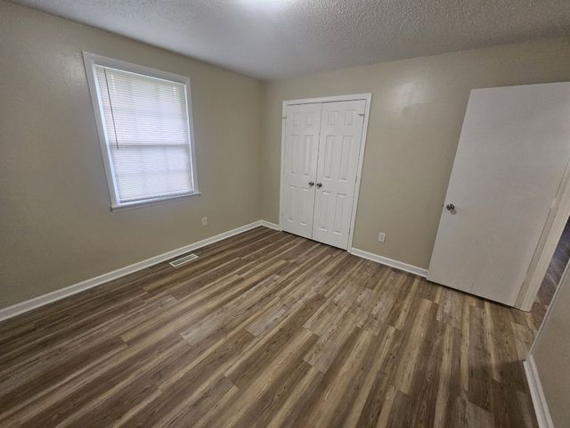 6731 Forrest Ln, Murfreesboro, TN 37129