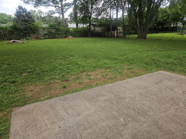 6731 Forrest Ln, Murfreesboro, TN 37129