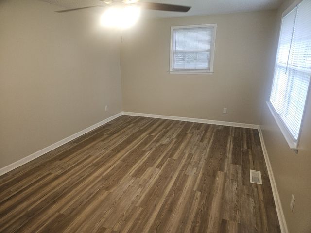 6731 Forrest Ln, Murfreesboro, TN 37129