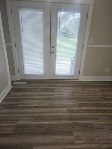 6731 Forrest Ln, Murfreesboro, TN 37129