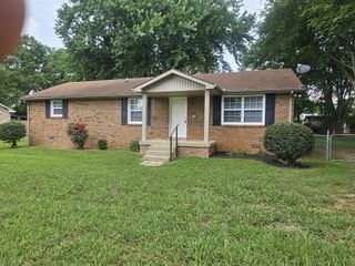 6731 Forrest Ln, Murfreesboro, TN 37129