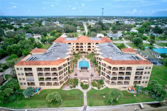 2351 Lakeview Drive 103, Sebring, FL 33870