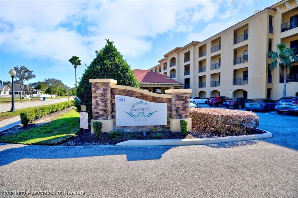 2351 Lakeview Drive 103, Sebring, FL 33870