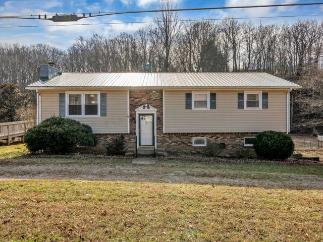 408 Rustling Oaks Drive, Waverly, TN 37185