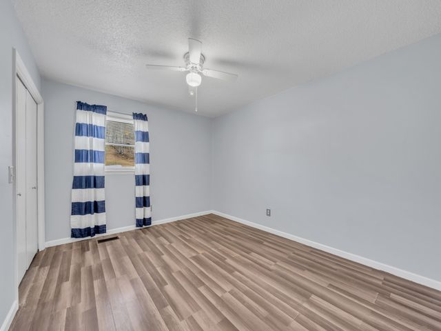 408 Rustling Oaks Drive, Waverly, TN 37185