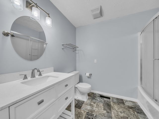 408 Rustling Oaks Drive, Waverly, TN 37185