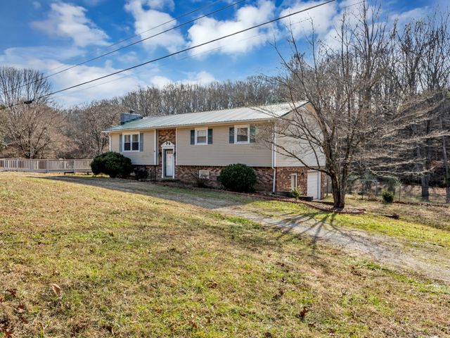 408 Rustling Oaks Drive, Waverly, TN 37185