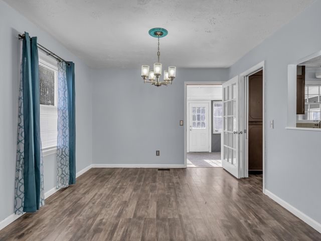 408 Rustling Oaks Drive, Waverly, TN 37185