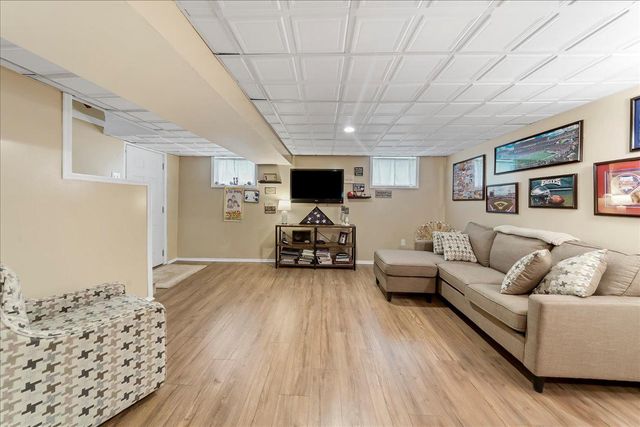 345 HOLT LN, Springfield, PA 19064