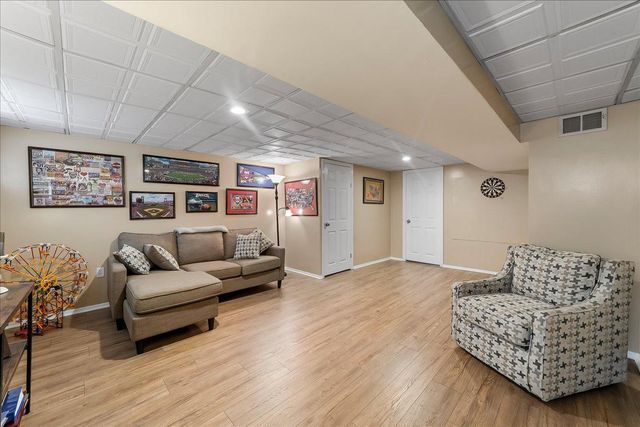 345 HOLT LN, Springfield, PA 19064