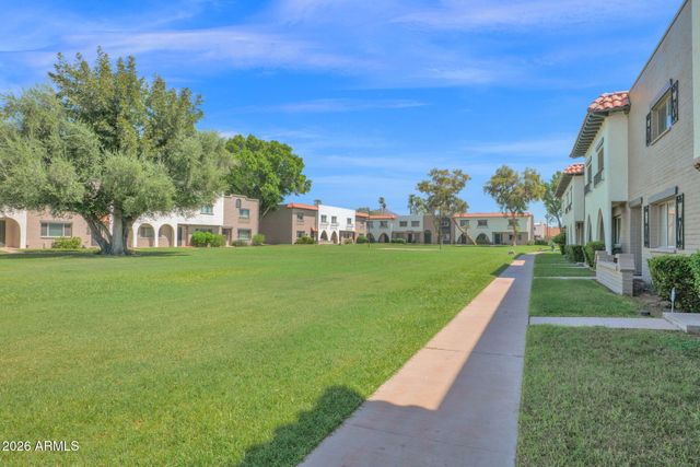 2930 E CLARENDON Avenue, Phoenix, AZ 85016