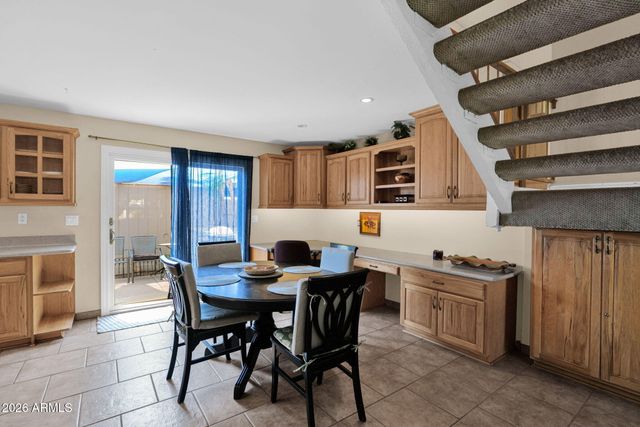 2930 E CLARENDON Avenue, Phoenix, AZ 85016