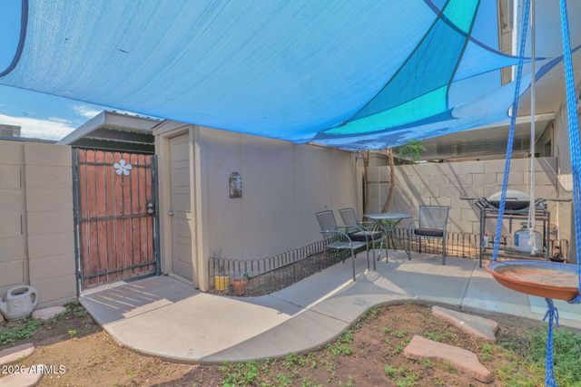 2930 E CLARENDON Avenue, Phoenix, AZ 85016