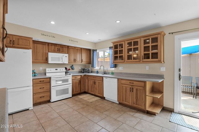 2930 E CLARENDON Avenue, Phoenix, AZ 85016