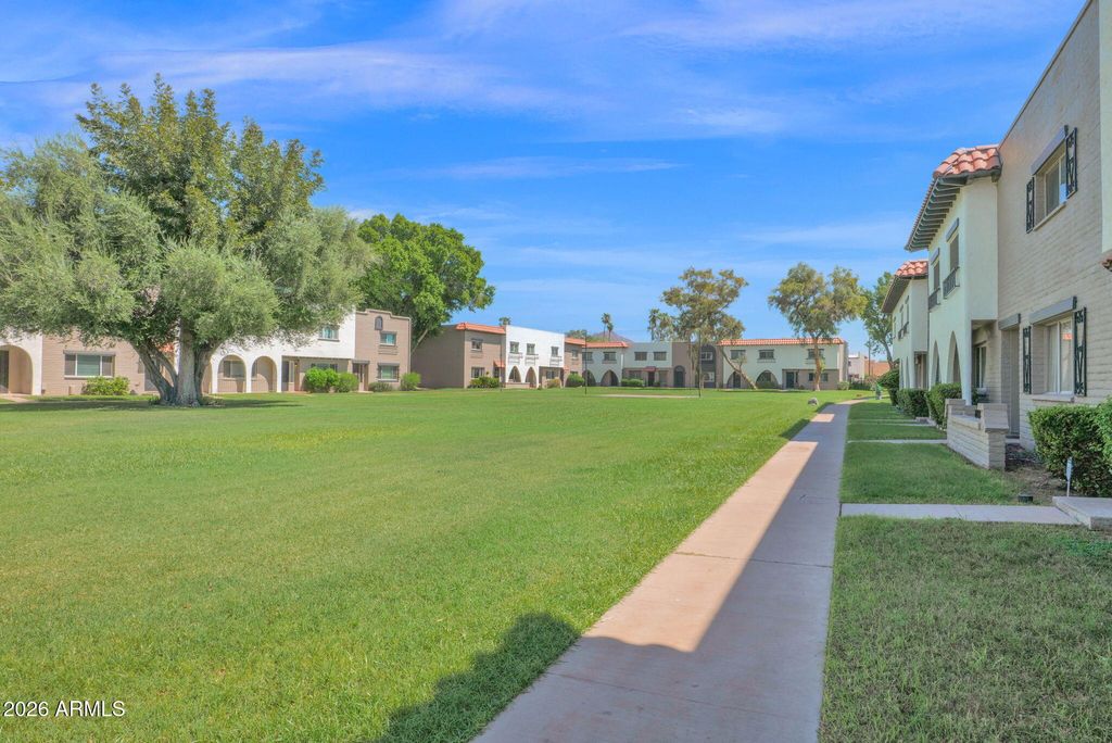 2930 E CLARENDON Avenue, Phoenix, AZ 85016 — photo 2