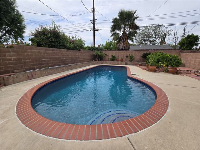 6683 Gross, West Hills (los Angeles), CA 91307