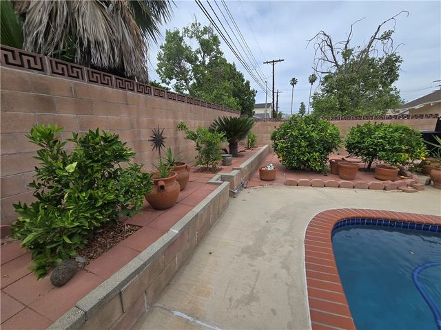 6683 Gross, West Hills (los Angeles), CA 91307