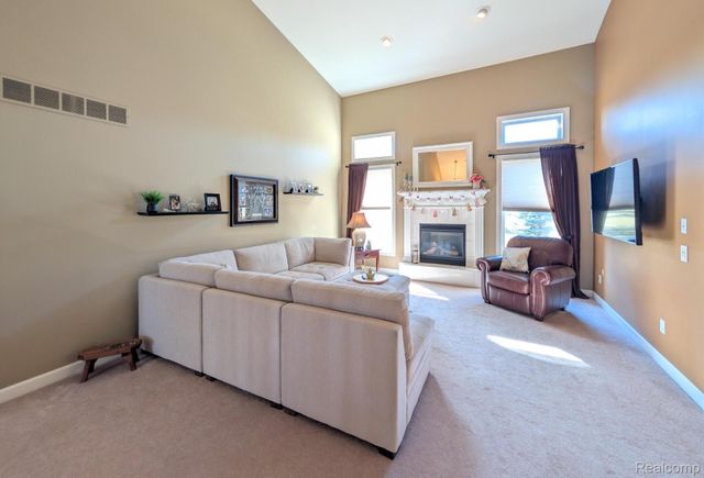 5441 Meadow Creek Court, Flint Charter Township, MI 48532