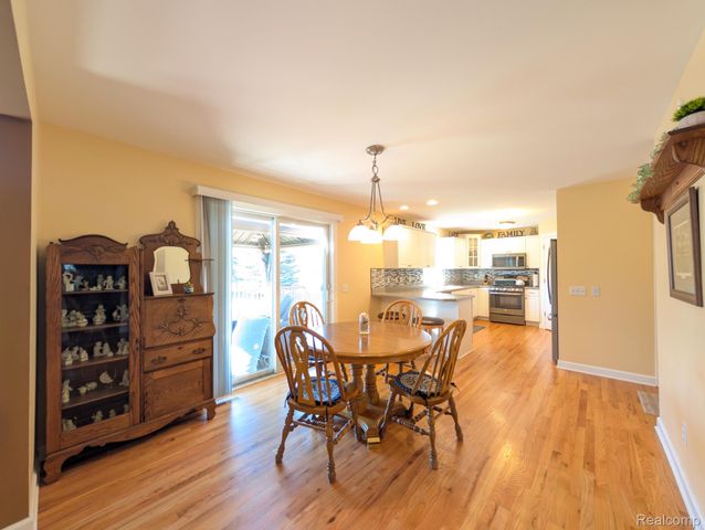 5441 Meadow Creek Court, Flint Charter Township, MI 48532