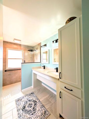 5441 Meadow Creek Court, Flint Charter Township, MI 48532